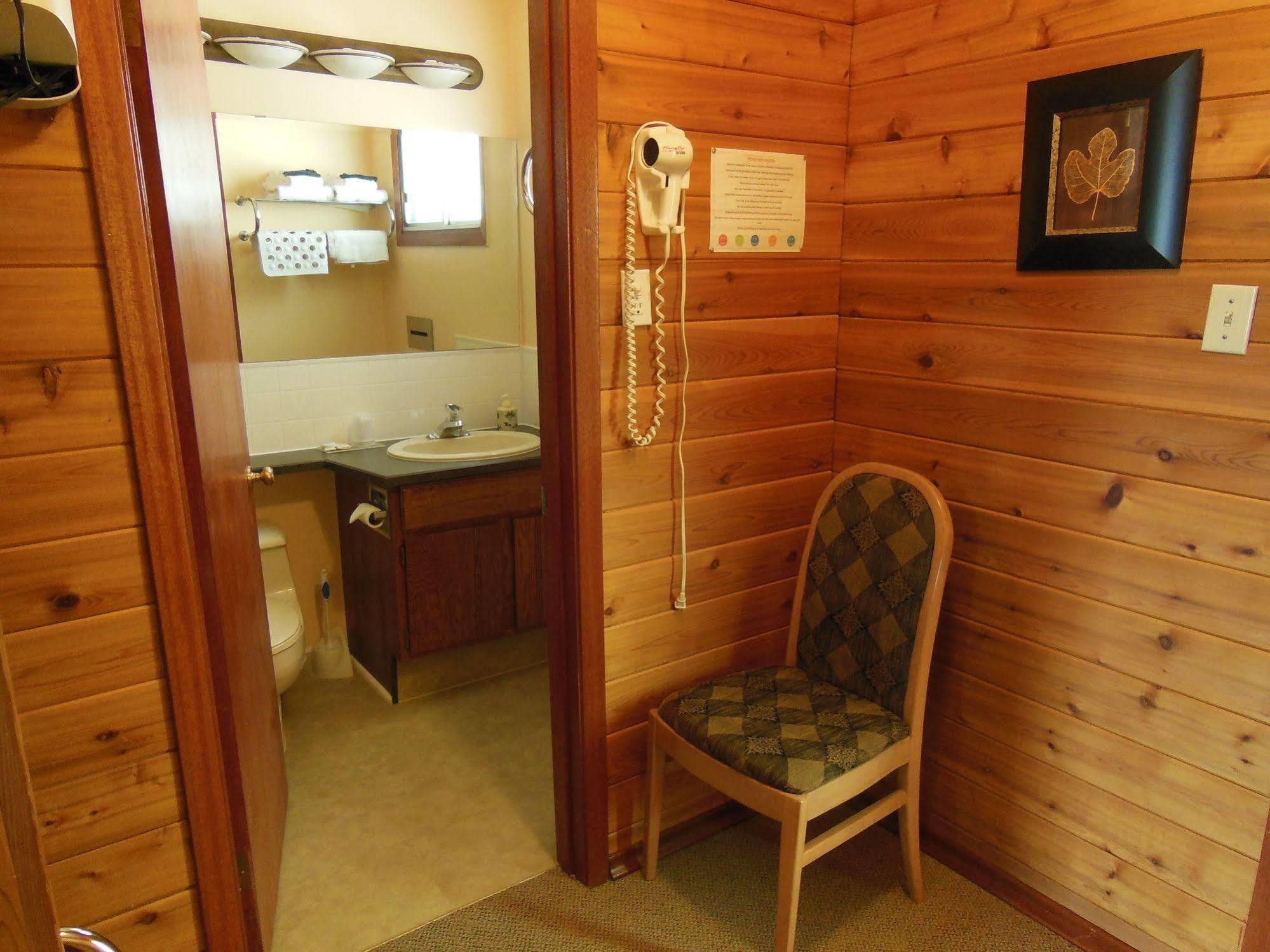 Motel Bo Radium Radium Hot Springs Eksteriør bilde